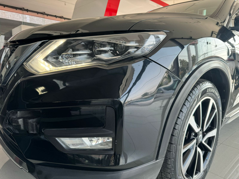 Nissan X-Trail  5 pts. Exclusive, CVT, piel, CD, QC, GPS, 5 pas., RA-18 (cambio de línea) 2018